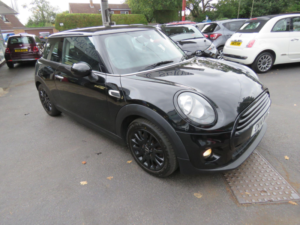 2014 MINI Hatch 1.5 Cooper Euro 6 (s/s) 3dr in Black — image 4