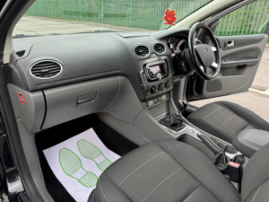 2010 Ford Focus 2.0 Tdci Titanium in Black — image 6