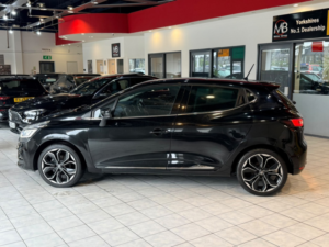 2018 Renault Clio 1.5 Signature Nav Dci 90 in Black — image 6