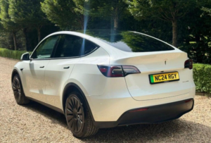 2024 Tesla Model Y (dual Motor) Long Range Auto 4wde 5dr in White — image 4