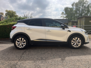 2020 Renault Captur 1.3 Tce Iconic SUV 5dr Petrol Edc Euro 6 (s/s) (130 Ps) in White — image 4