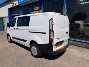 2020 Ford Transit Custom 2.0 300 Ecoblue Leader Crew Van Double Cab 5dr Diesel Manual L1 H1 Euro 6 105 Ps in White — image 5