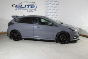 2017 Ford Focus 2.0t Ecoboost St-3 Hatchback 5dr Petrol Manual Euro 6 (s/s) (250 Ps) in Grey — image 2