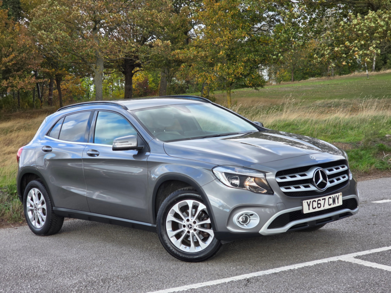 2017 Mercedes-Benz Gla 1.6 Gla200 Se SUV 5dr Petrol 7g-Dct Euro 6 (s/s) (156 Ps) in Grey — image 1