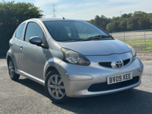 2009 Toyota Aygo 1.0 Vvt-I Platinum Euro 4 3dr in Silver — image 2