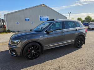 2017 Volkswagen Tiguan 2.0 Tdi Bluemotion Tech R-Line DSG 4motion Euro 6 (s/s) 5dr in Grey — image 3