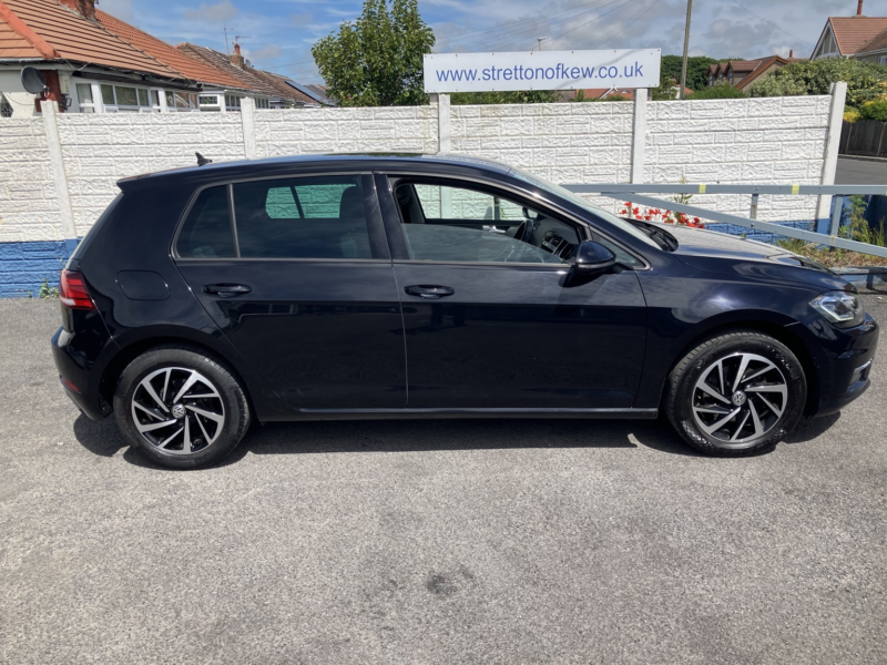 2019 Volkswagen Golf 1.5 Tsi Evo Match Edition in Black — image 1