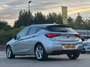 2018 Vauxhall Astra 1.4i Turbo Sri Nav Euro 6 5dr in Silver — image 6