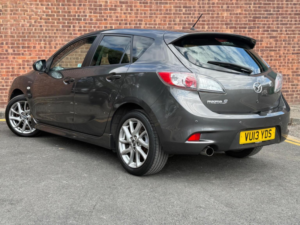 2013 Mazda Mazda3 1.6d Venture Euro 5 5dr in Grey — image 3