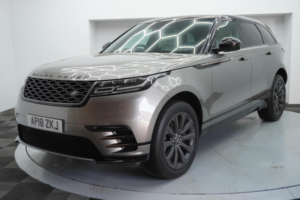 2018 Land Rover Range Rover Velar 2.0 D180 R-Dynamic S Auto 4WD Euro 6 (s/s) 5dr in Silver — image 2