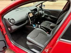 2016 Renault Clio 0.9 Tce Dynamique S Nav Euro 6 (s/s) 5dr in Red — image 6