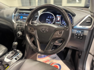 2016 Hyundai Santa Fe 2.2 Crdi Blue Drive Premium Se Auto 4WD Euro 6 (s/s) 5dr (7 Seat) in Grey — image 2
