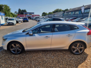 2016 Volvo V40 2.0 D3 R-Design Lux Nav Euro 6 (s/s) 5dr in Silver — image 3