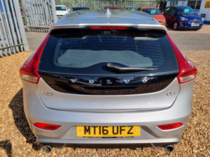 2016 Volvo V40 2.0 D3 R-Design Lux Nav Euro 6 (s/s) 5dr in Silver — image 5