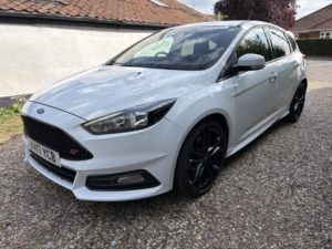 2017 Ford Focus 2.0 Tdci St-2 in White — image 3