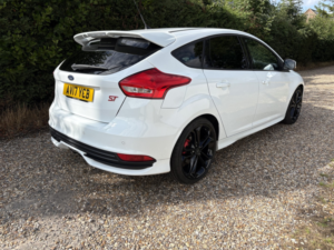 2017 Ford Focus 2.0 Tdci St-2 in White — image 6