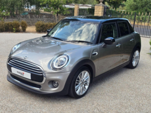 2020 MINI Hatch 1.5 Cooper Exclusive Steptronic Euro 6 (s/s) 5dr in Silver — image 6