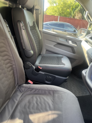 2023 Volkswagen Transporter 2.0 Bitdi T32 Sportline in White — image 4