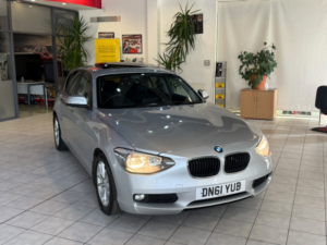 2011 BMW 1 Series 2.0 118d Se Sport 5-Door in Silver — image 2