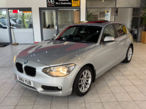 2011 BMW 1 Series 2.0 118d Se Sport 5-Door in Silver — image 5