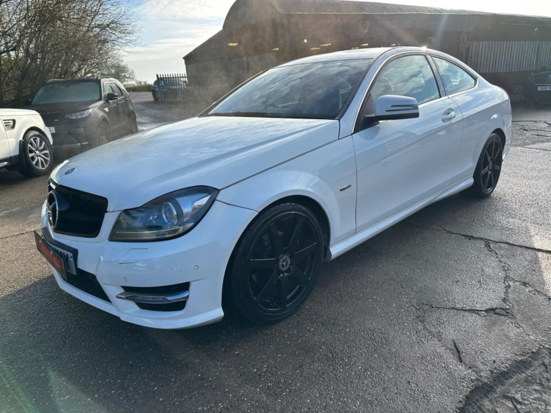 2012 Mercedes-Benz C Class 2.1 C220 Cdi Blueefficiency Amg Sport in White — image 1