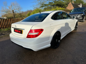 2012 Mercedes-Benz C Class 2.1 C220 Cdi Blueefficiency Amg Sport in White — image 6