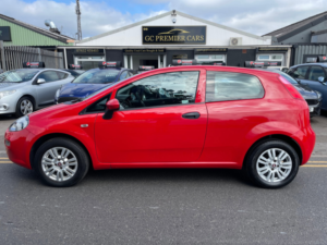 2015 Fiat Punto 1.2 Pop + Hatchback 3dr Petrol Euro 6 (69 Bhp) in Red — image 2