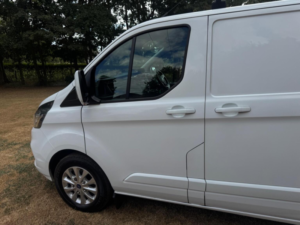 2020 Ford Transit Custom 2.0 300 Ecoblue Limited L2 H1 Euro 6 (s/s) 5dr in White — image 4