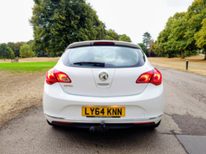 2015 Vauxhall Astra 1.4 16v Excite in White — image 4