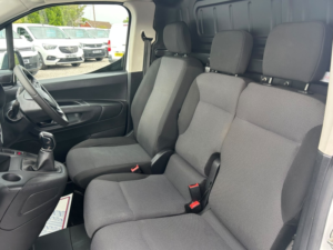 2021 Vauxhall Combo 1.5 Turbo D 2300 Sportive in White — image 3