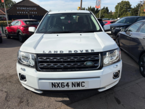 2014 Land Rover Freelander 2 2.2 Td4 Se SUV 5dr Diesel Manual 4WD Euro 5 (s/s) (150 Ps) in White — image 5
