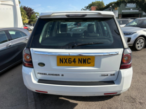 2014 Land Rover Freelander 2 2.2 Td4 Se SUV 5dr Diesel Manual 4WD Euro 5 (s/s) (150 Ps) in White — image 6