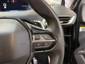 2017 Peugeot 3008 1.6 Bluehdi Allure in Black — image 5