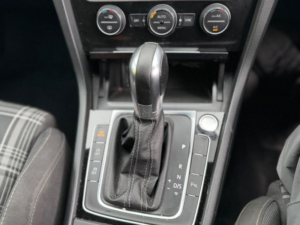 2016 Volkswagen Golf 2.0 Tdi Bluemotion Tech Gtd DSG Euro 6 (s/s) 5dr in Silver — image 3