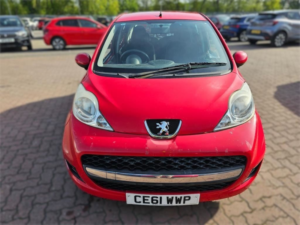 2011 Peugeot 107 1.0 12v Urban Hatchback 5dr Petrol 2 Tronic Euro 5 (68 Ps) in Red — image 6