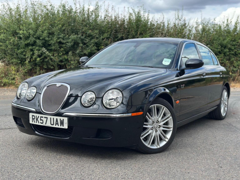 2007 Jaguar S-Type 3.0 V6 Se 4dr in Black — image 1