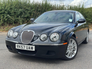 2007 Jaguar S-Type 3.0 V6 Se 4dr in Black — image 2