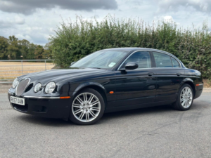 2007 Jaguar S-Type 3.0 V6 Se 4dr in Black — image 4