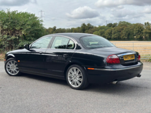 2007 Jaguar S-Type 3.0 V6 Se 4dr in Black — image 6
