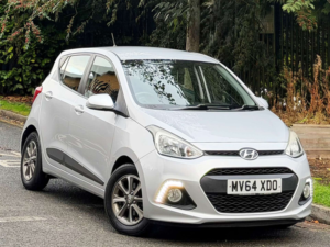 2014 Hyundai I10 1.2 Premium Hatchback 5dr Petrol Manual Euro 5 (87 Ps) in Silver — image 2