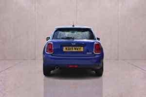 2019 MINI Hatch 1.5 Cooper Classic Auto 5dr in Blue — image 6