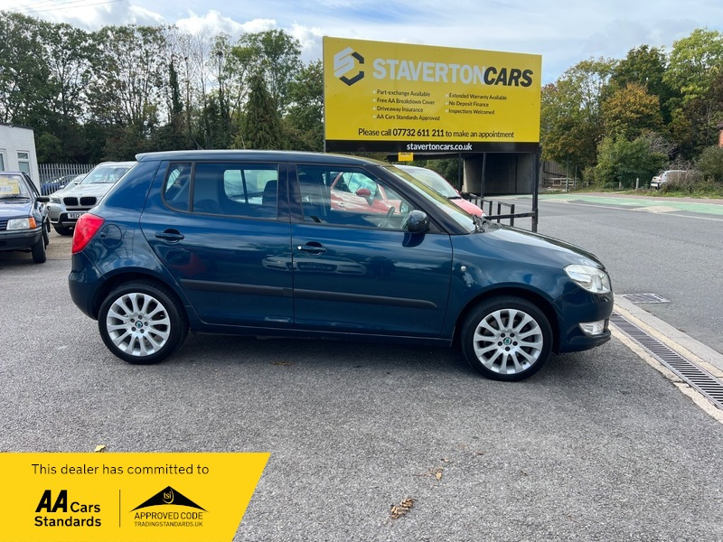 2011 Skoda Fabia Elegance Tdi Cr in Blue — image 1