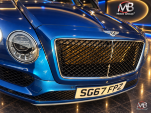 2017 Bentley Bentayga 4.0 V8 Diesel in Blue — image 6