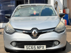 2015 Renault Clio 0.9 Tce Dynamique Nav Euro 6 (s/s) 5dr in Silver — image 4