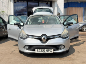 2015 Renault Clio 0.9 Tce Dynamique Nav Euro 6 (s/s) 5dr in Silver — image 5