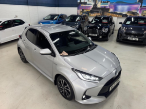 2021 Toyota Yaris 1.5 Vvt-H Design E-CVT Euro 6 (s/s) 5dr in Silver — image 6