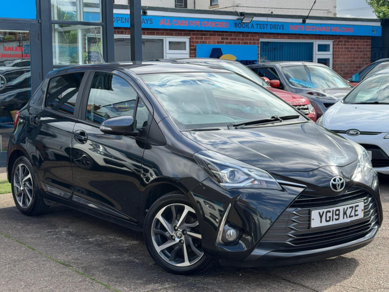 2019 Toyota Yaris 1.5 Vvt-I Y20 Euro 6 5dr in Black — image 1