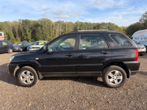 2010 Kia Sportage 2.0 Crdi Xe 4WD 5dr in Black — image 6