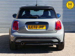 2022 MINI Hatch 1.5 Cooper Classic Hatchback 3dr Petrol Steptronic Euro 6 (s/s) (136 Ps) in Grey — image 5