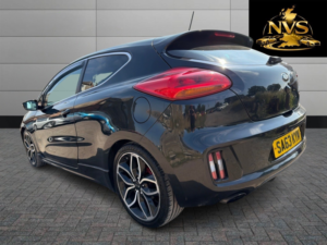 2016 Kia Proceed 1.6 T-Gdi Gt in Black — image 5